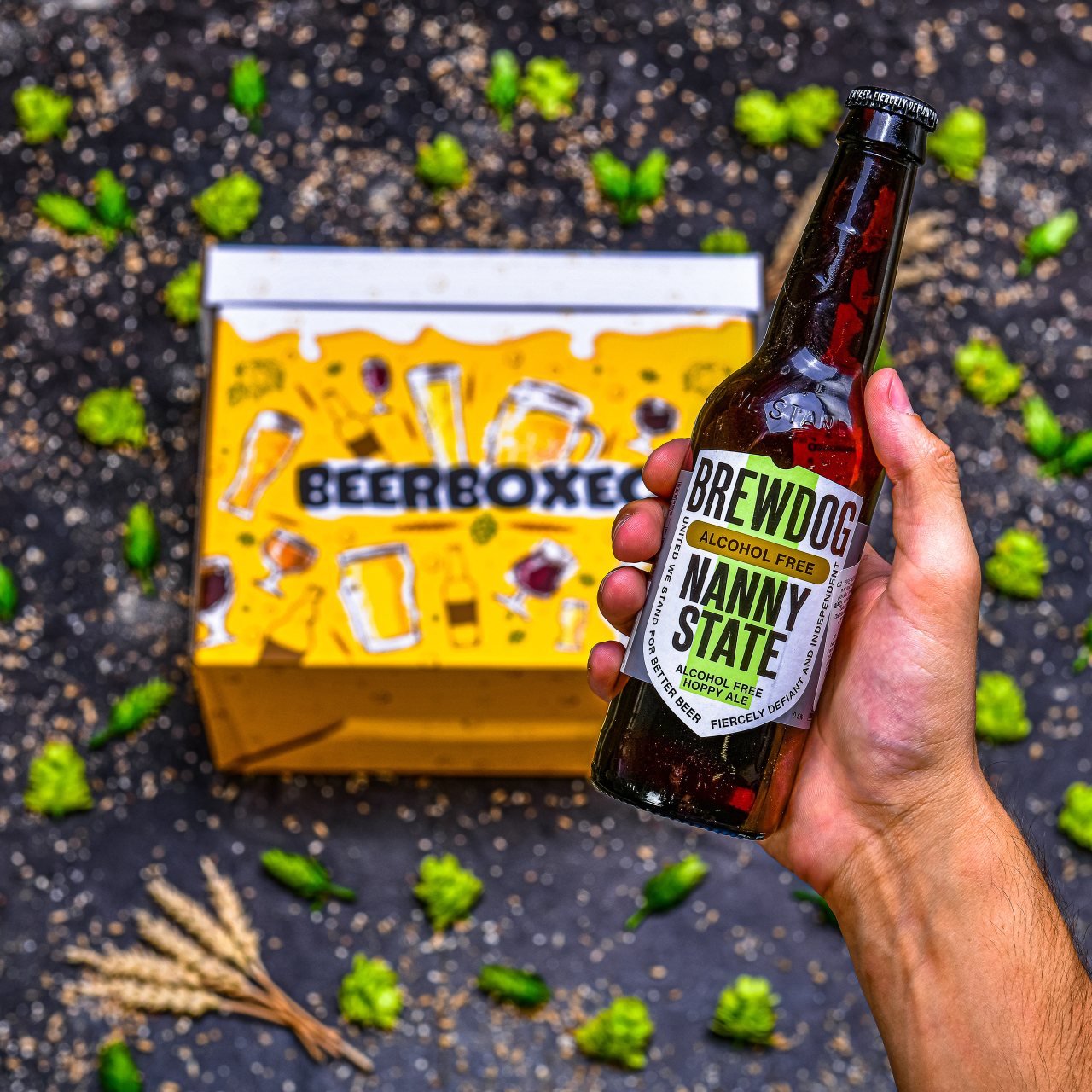 BeerBOXEO plné NEALKO pivních speciálů s pivním Hrnkem vol. 2