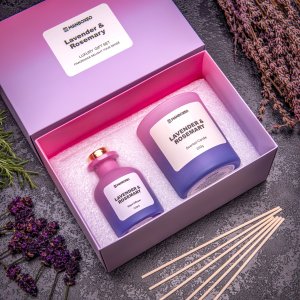 Illatgyertyákból és aromadiffúzorból álló luxus ajándékcsomag intenzív illattal – Levander & Rosemary